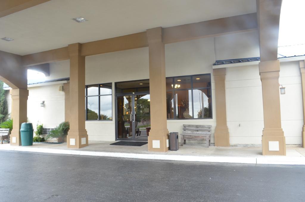 Summit Inn Hotel & Suites San Marcos Ngoại thất bức ảnh